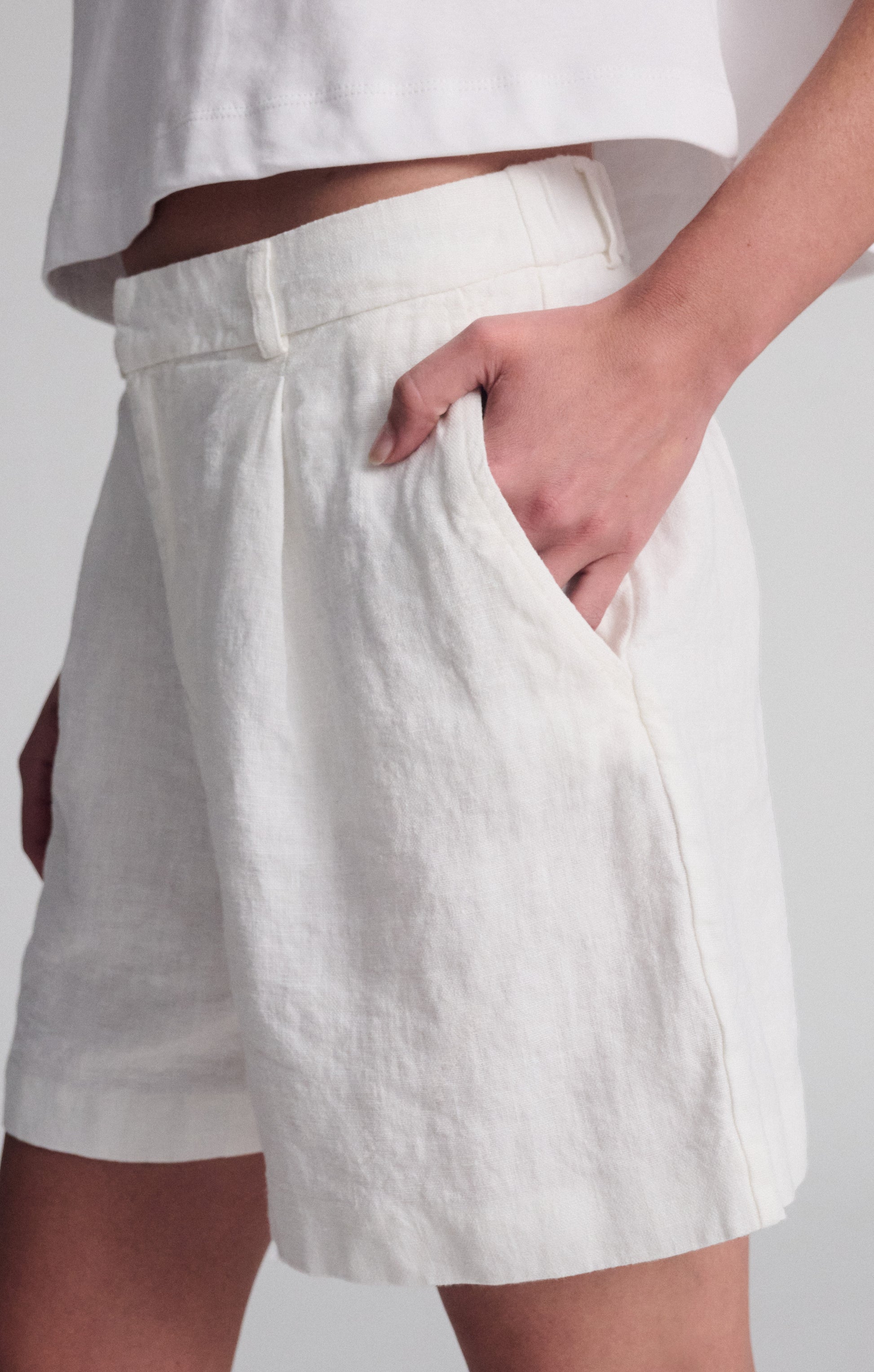 LINEN SHORTS IN ANTIQUE WHITE - Mavi Jeans