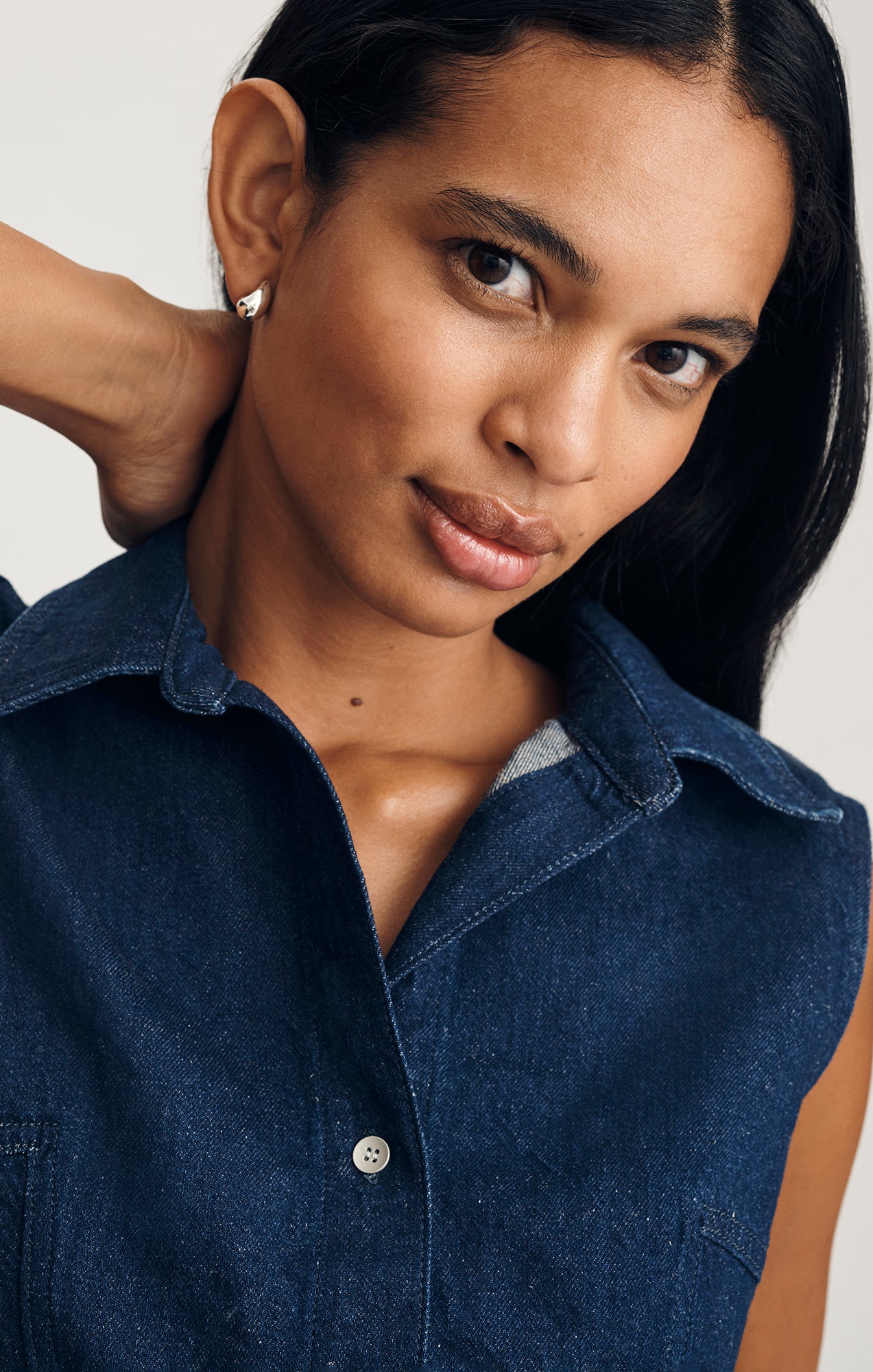 BRIA SLEEVELESS DENIM SHIRT IN DARK LINEN DENIM - Mavi Jeans