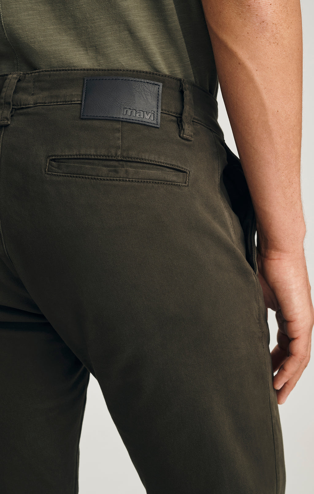 MILTON SLIM STRAIGHT CHINO IN DARK GREEN CASUAL TWILL