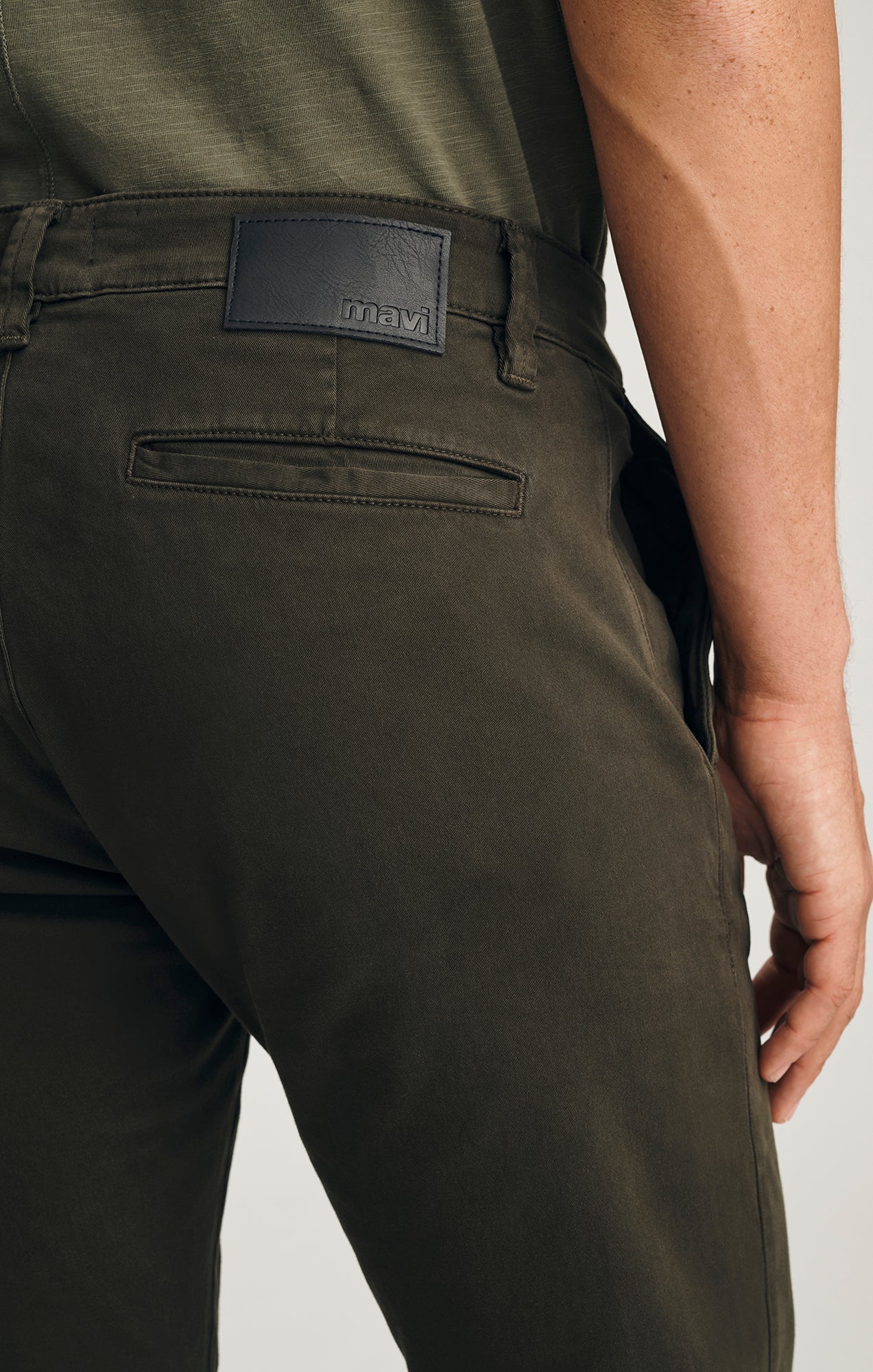 MILTON SLIM STRAIGHT CHINO IN DARK GREEN CASUAL TWILL