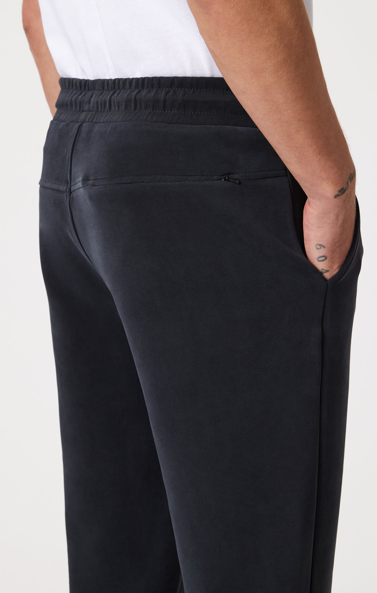 SWEATPANTS IN JET BLACK - Mavi Jeans