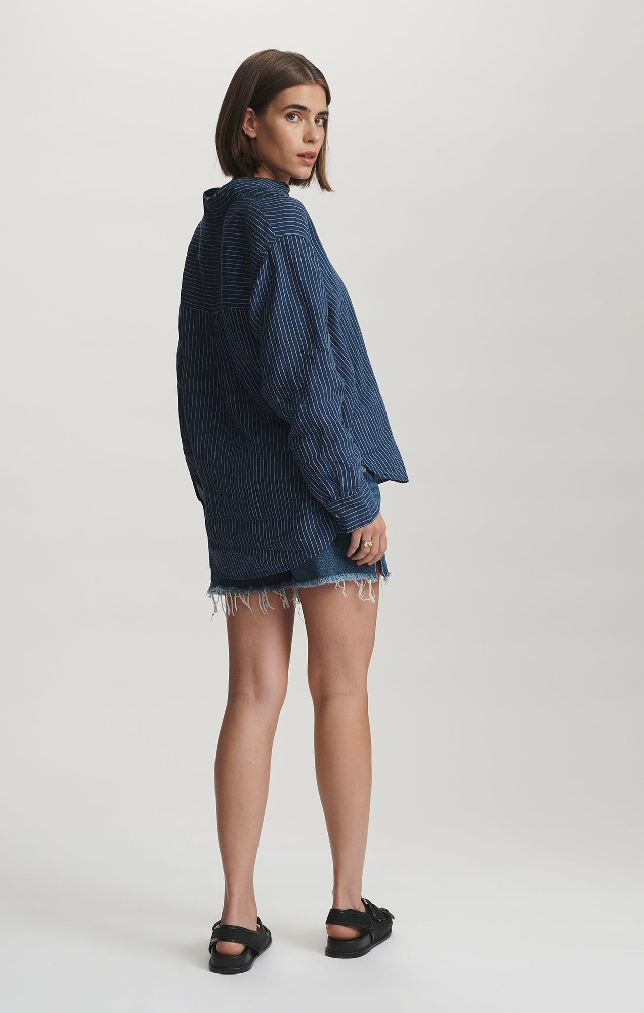 LINEN LONG SLEEVE BUTTON-UP SHIRT IN NAVY STRIPE - Mavi Jeans
