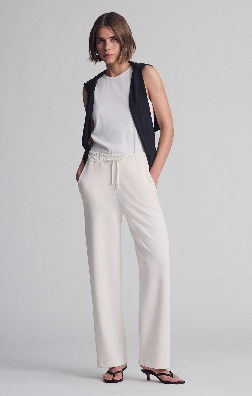 SPORTY LUXE TENCEL™ PANTS IN COCONUT MILK - Mavi Jeans