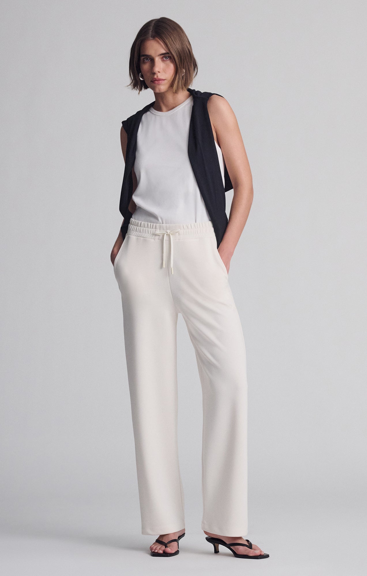SPORTY LUXE TENCEL™ PANTS IN COCONUT MILK - Mavi Jeans