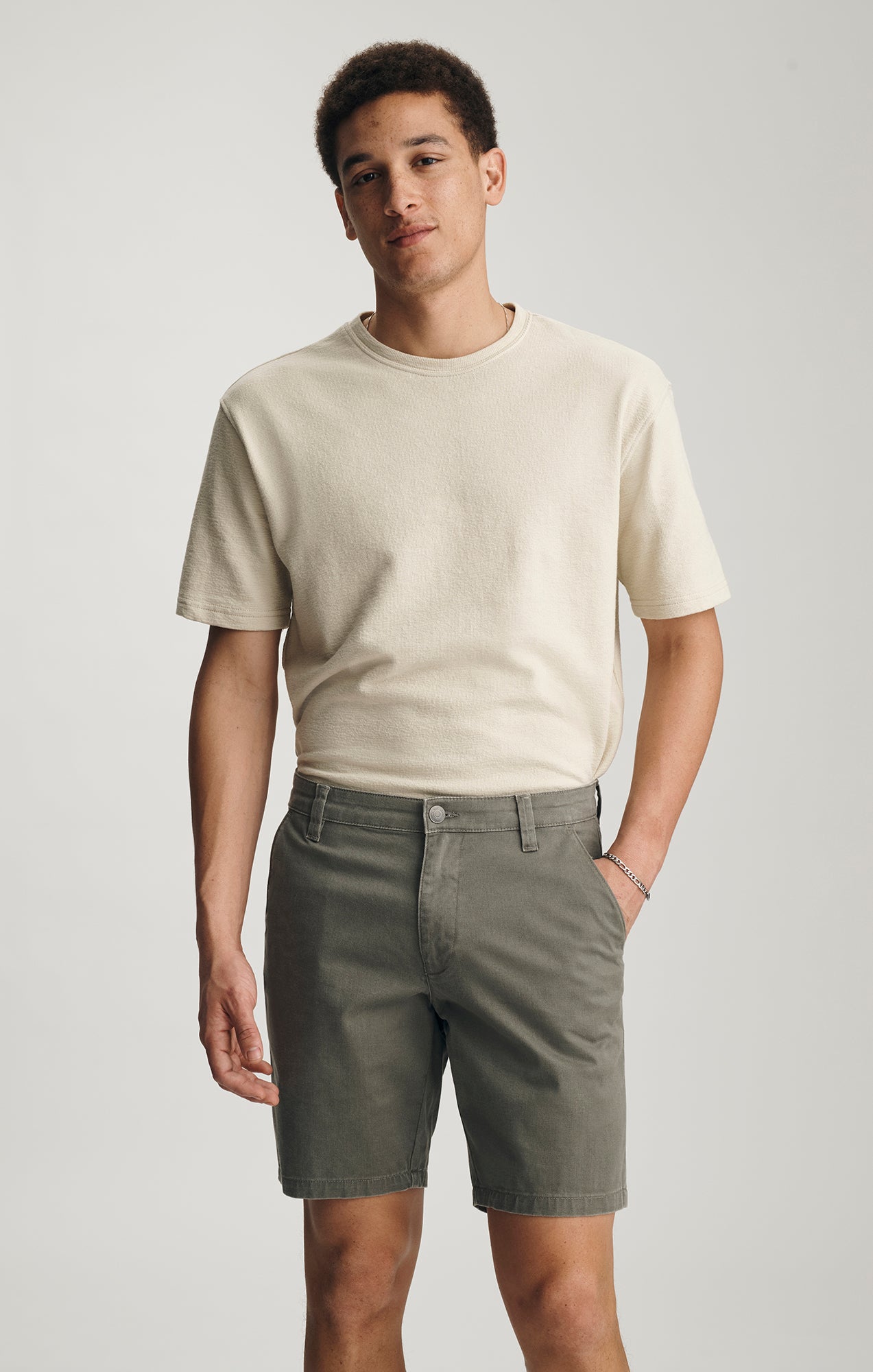 NOAH SHORTS IN OLIVE VINTAGE COLORED - Mavi Jeans