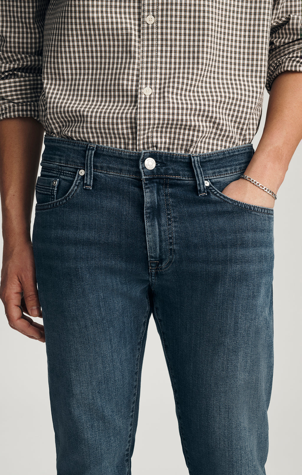 MARCUS SLIM STRAIGHT LEG JEANS IN USED WILLIAMSBURG