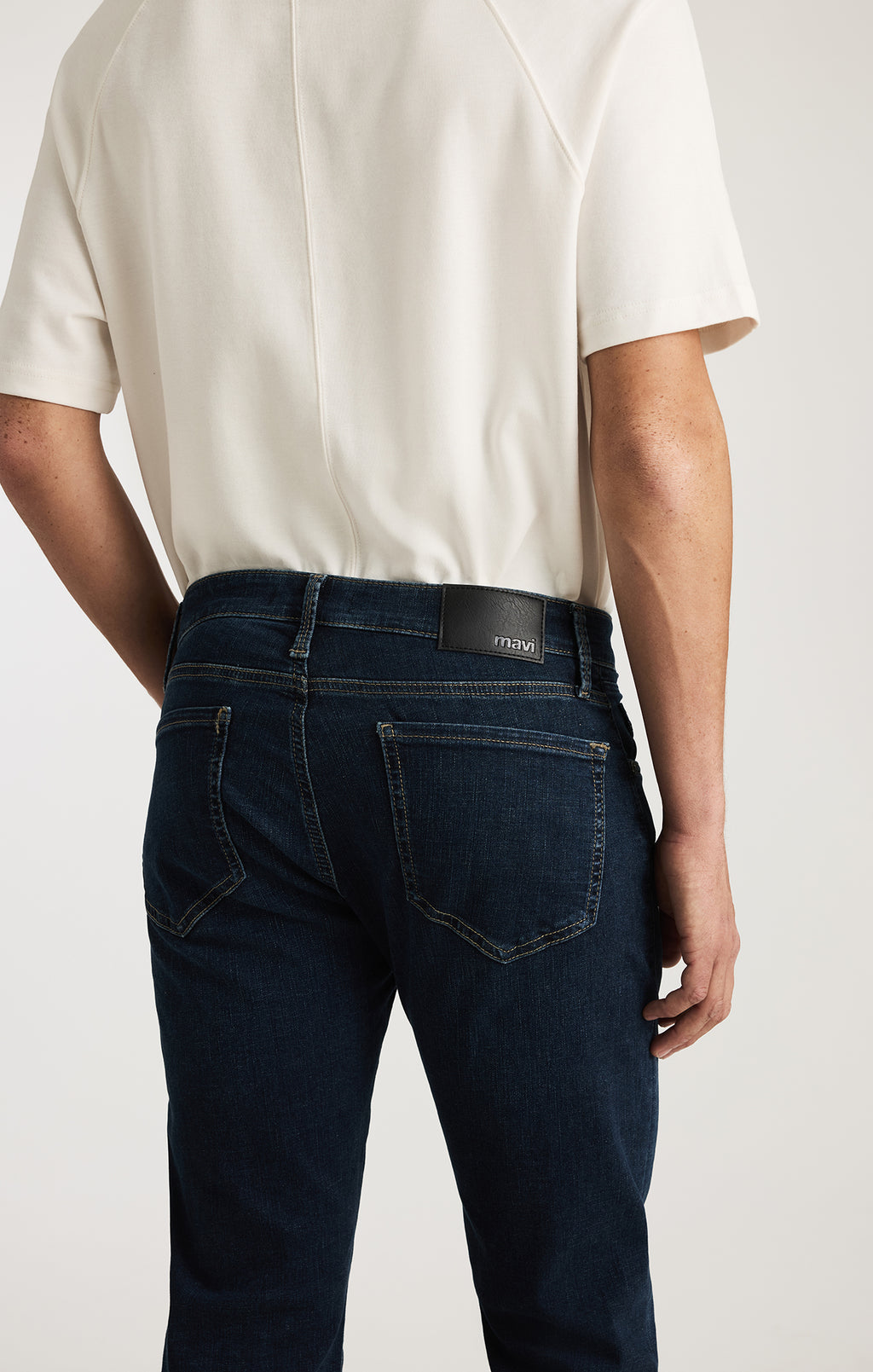 MARCUS SLIM STRAIGHT LEG IN DARK BRUSHED ORGANIC VINTAGE