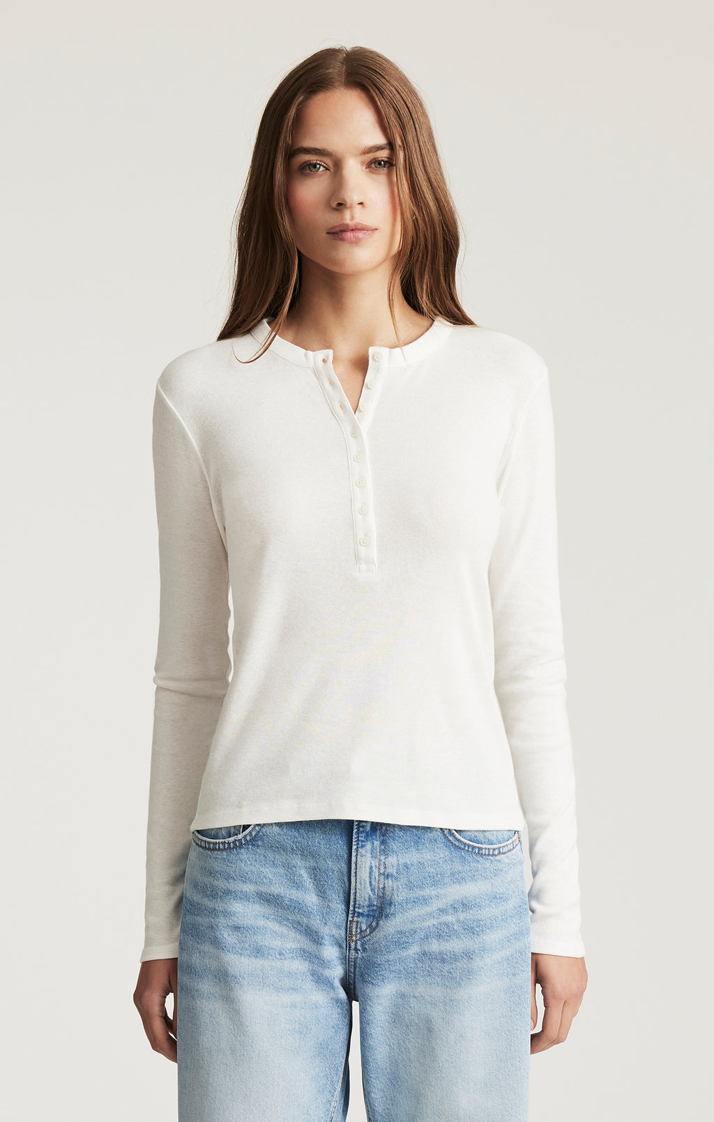 HENLEY LONG SLEEVE T-SHIRT IN ANTIQUE WHITE - Mavi Jeans