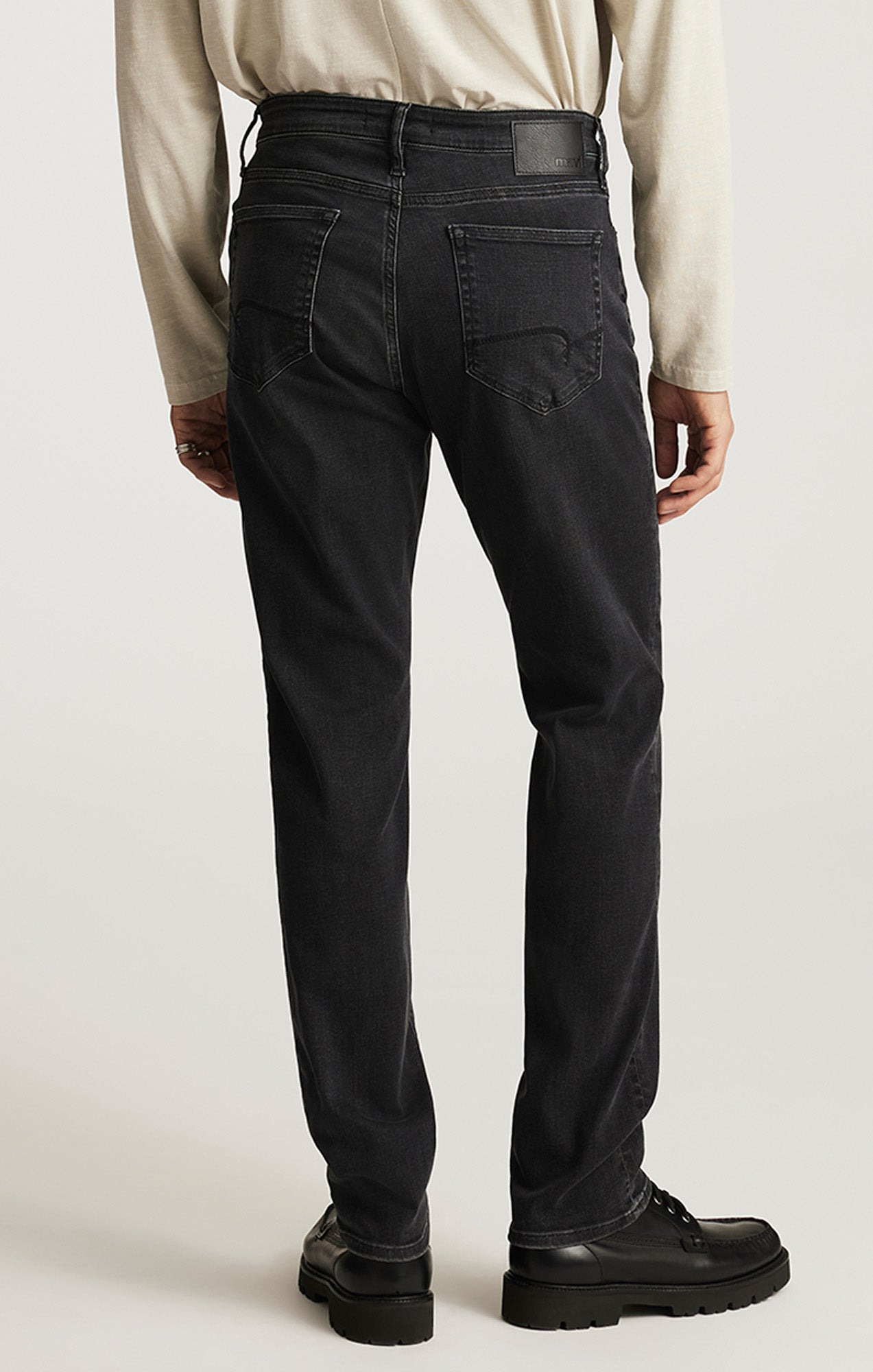 STEVE ATHLETIC FIT IN DARK SMOKE SUPERMOVE - Mavi Jeans
