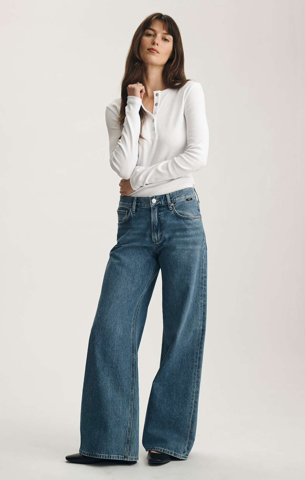 LONG SLEEVE HENLEY T-SHIRT IN WHITE - Mavi Jeans