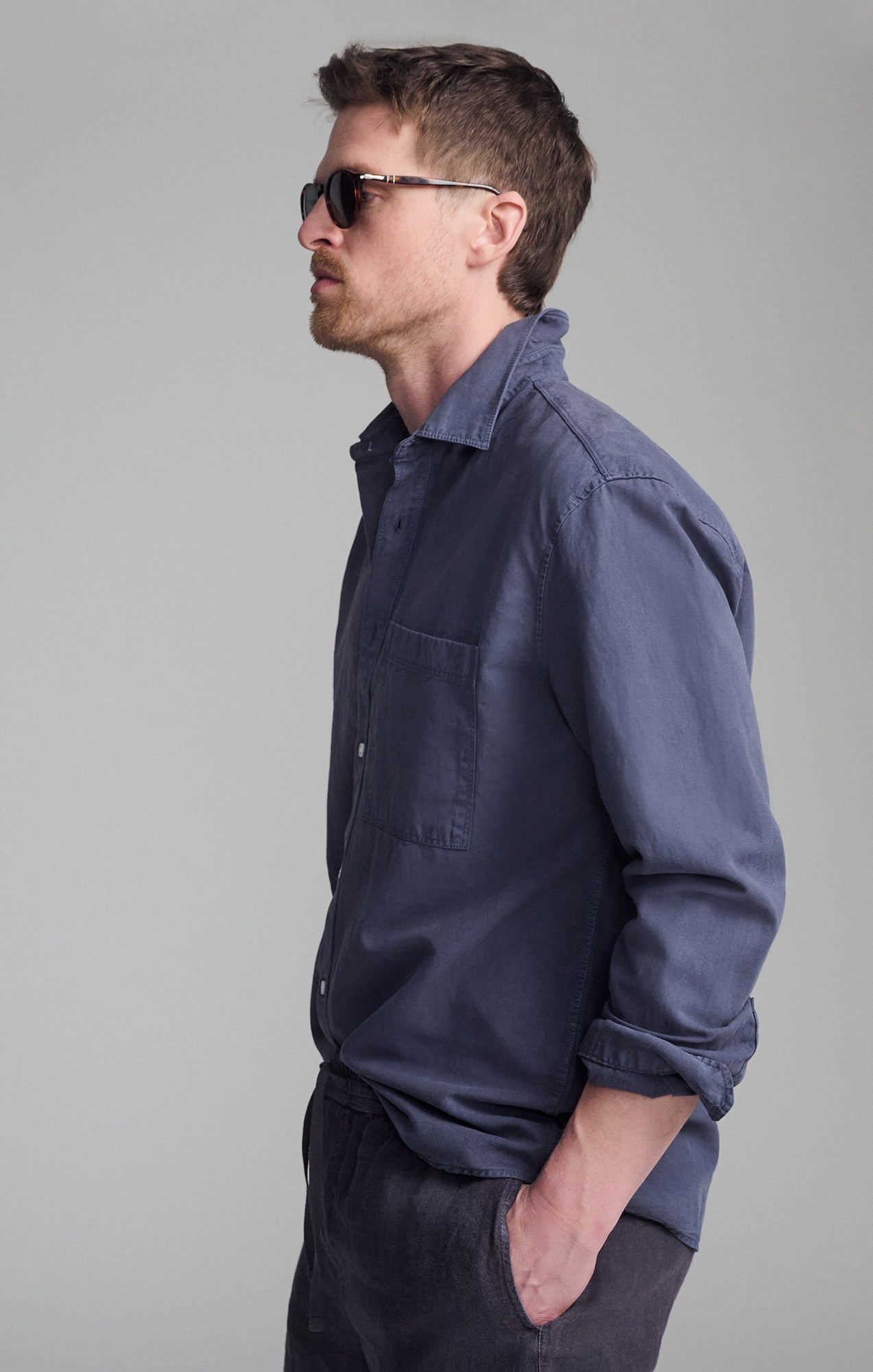 ONE POCKET LONG SLEEVE BUTTON-UP SHIRT IN OUTER SPACE - Mavi Jeans