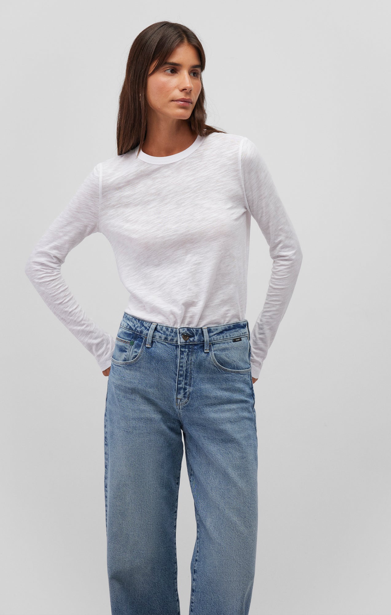 LONG SLEEVE CREW NECK T-SHIRT IN WHITE - Mavi Jeans