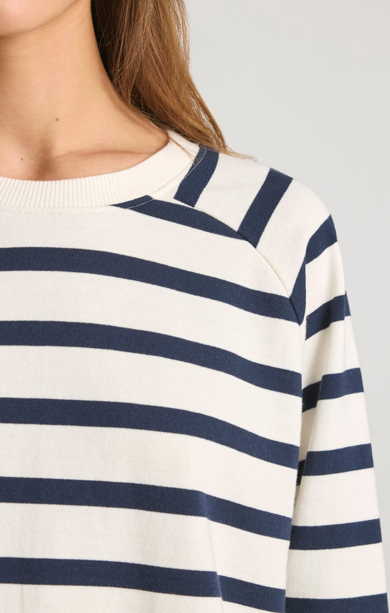 SWEAT-SHIRT À COL ROND À RAYURES IRIS NOIRES