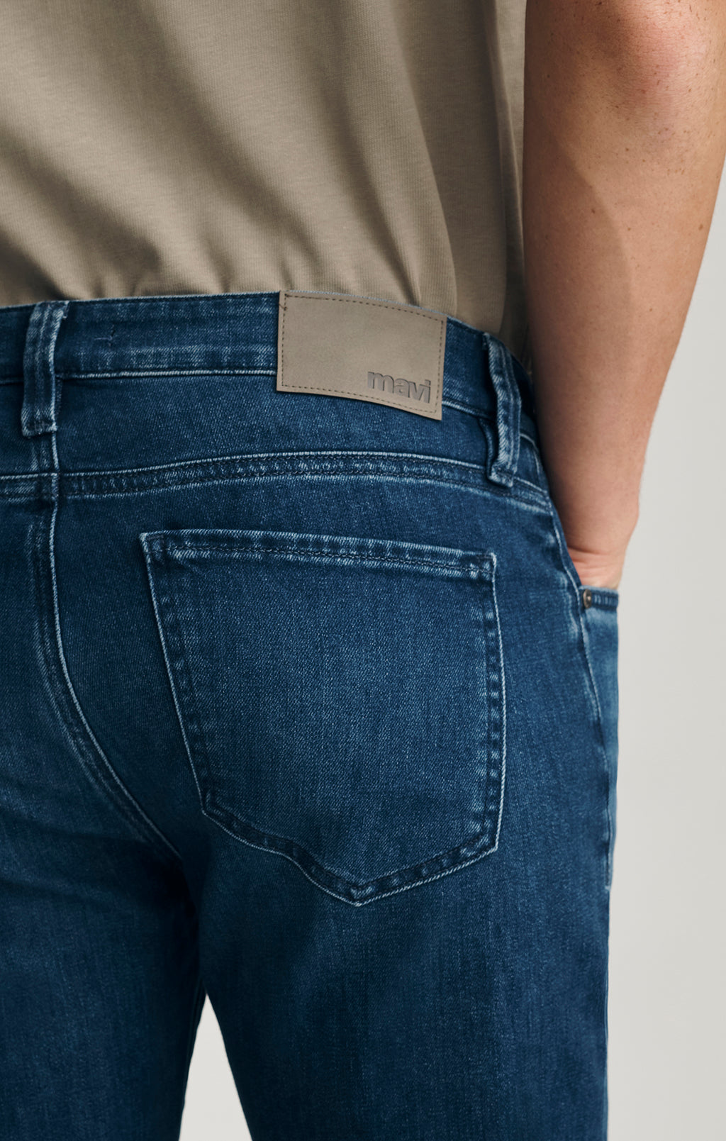 MARCUS SLIM STRAIGHT LEG IN DARK AIR-LITE - Mavi Jeans