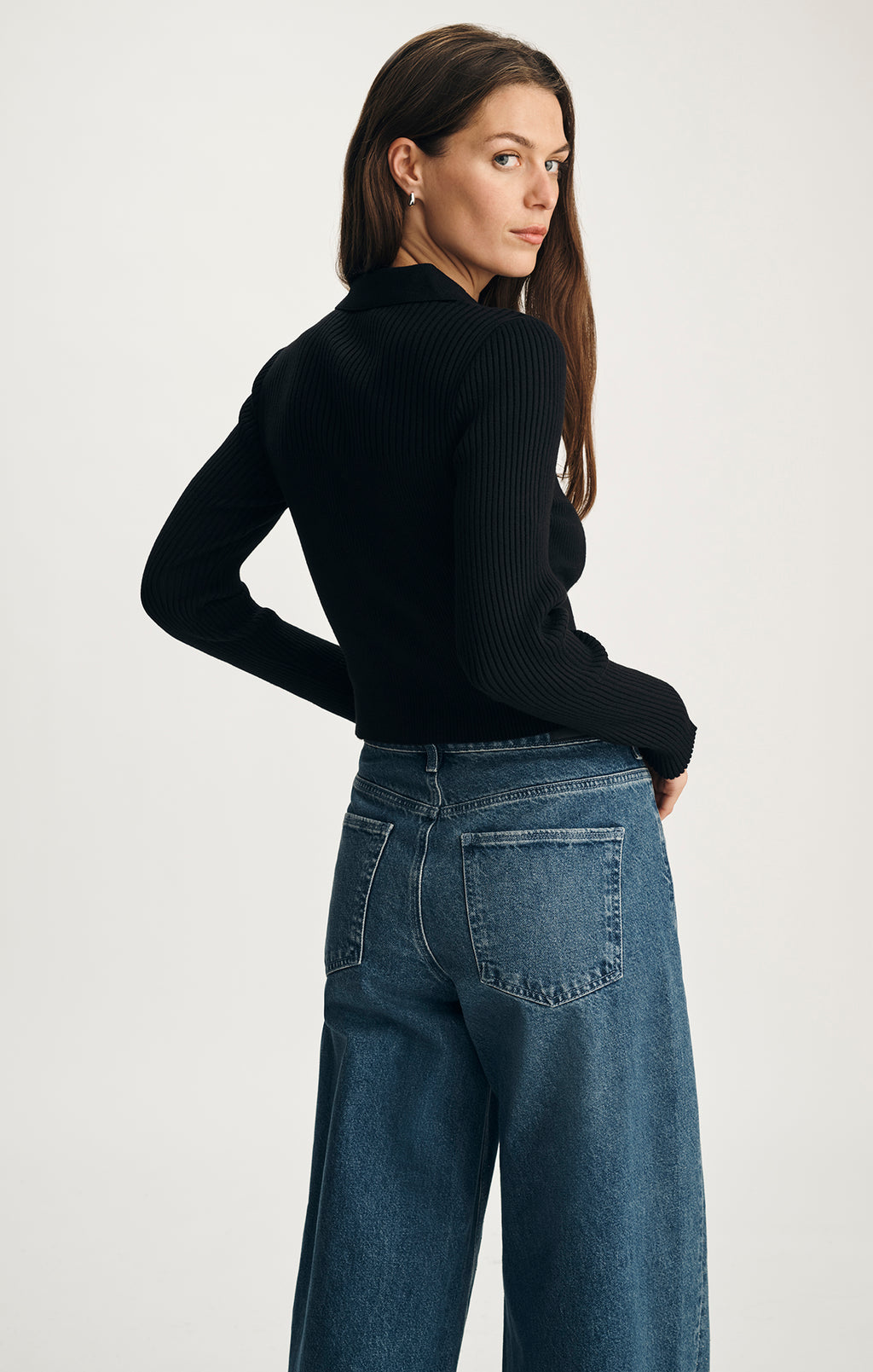 BUTTON-UP CARDIGAN IN BLACK