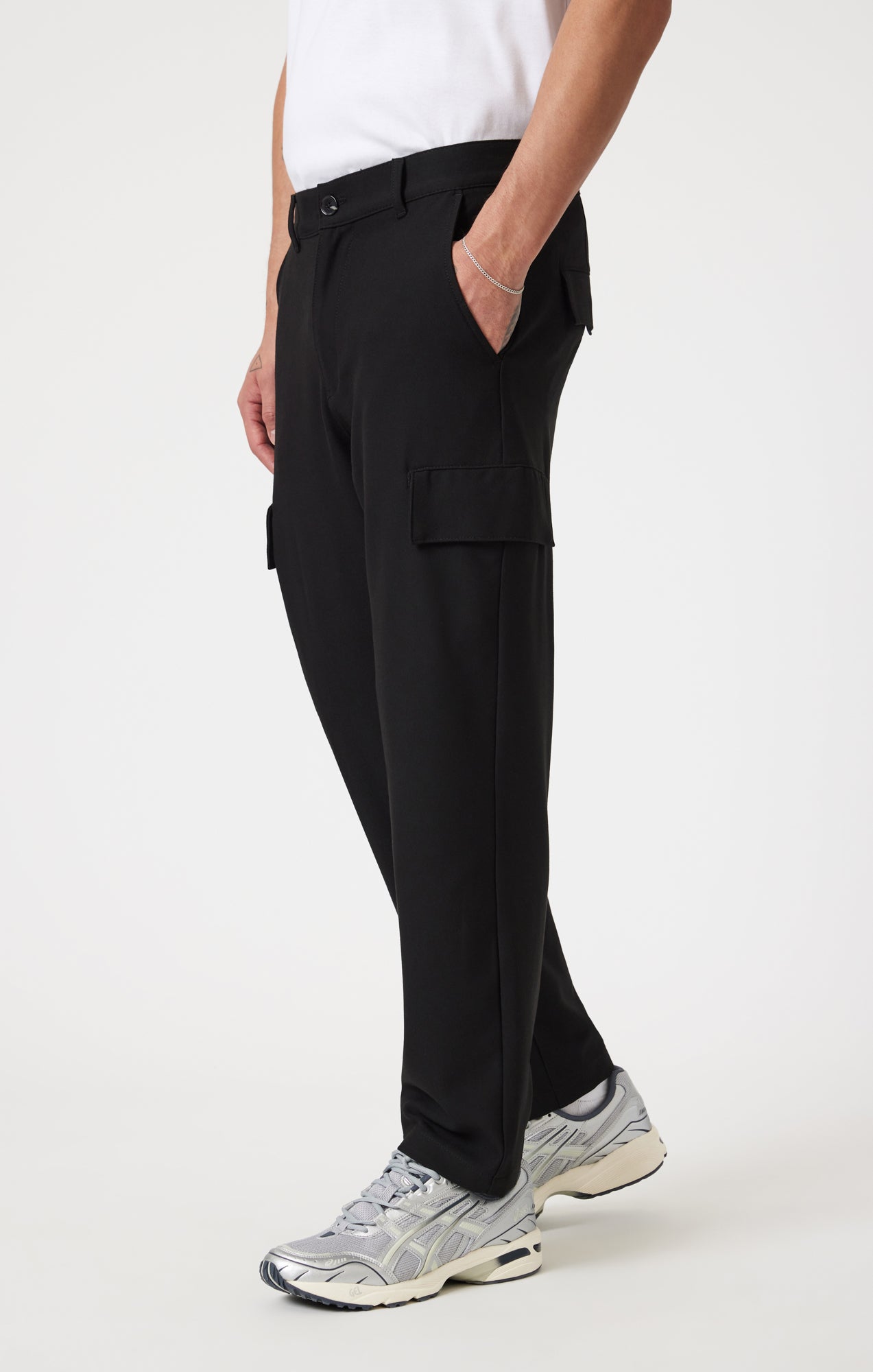 STRAIGHT LEG CARGO PANTS IN JET BLACK - Mavi Jeans