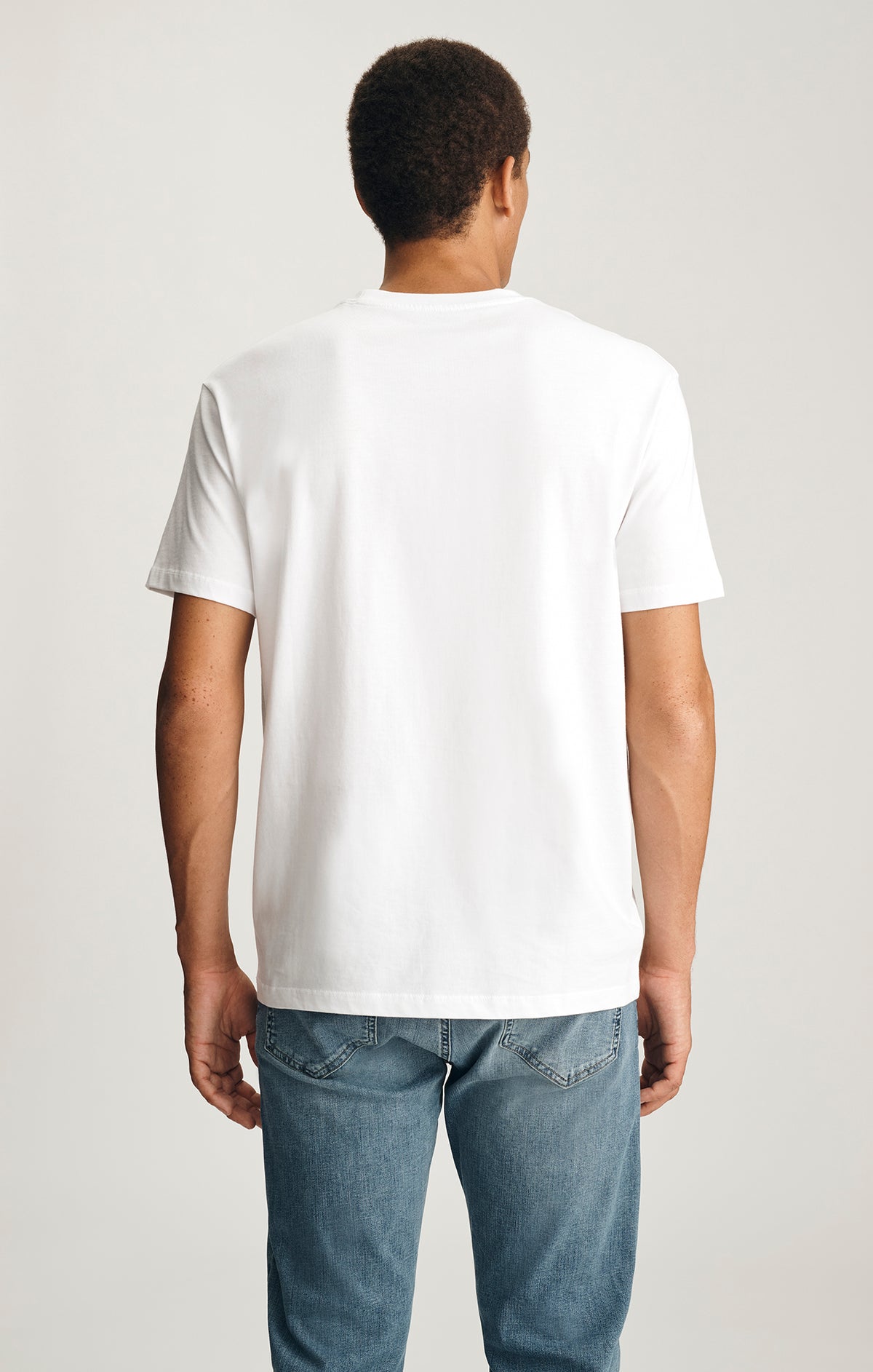 BASIC SHORT SLEEVE T-SHIRT IN WHITE