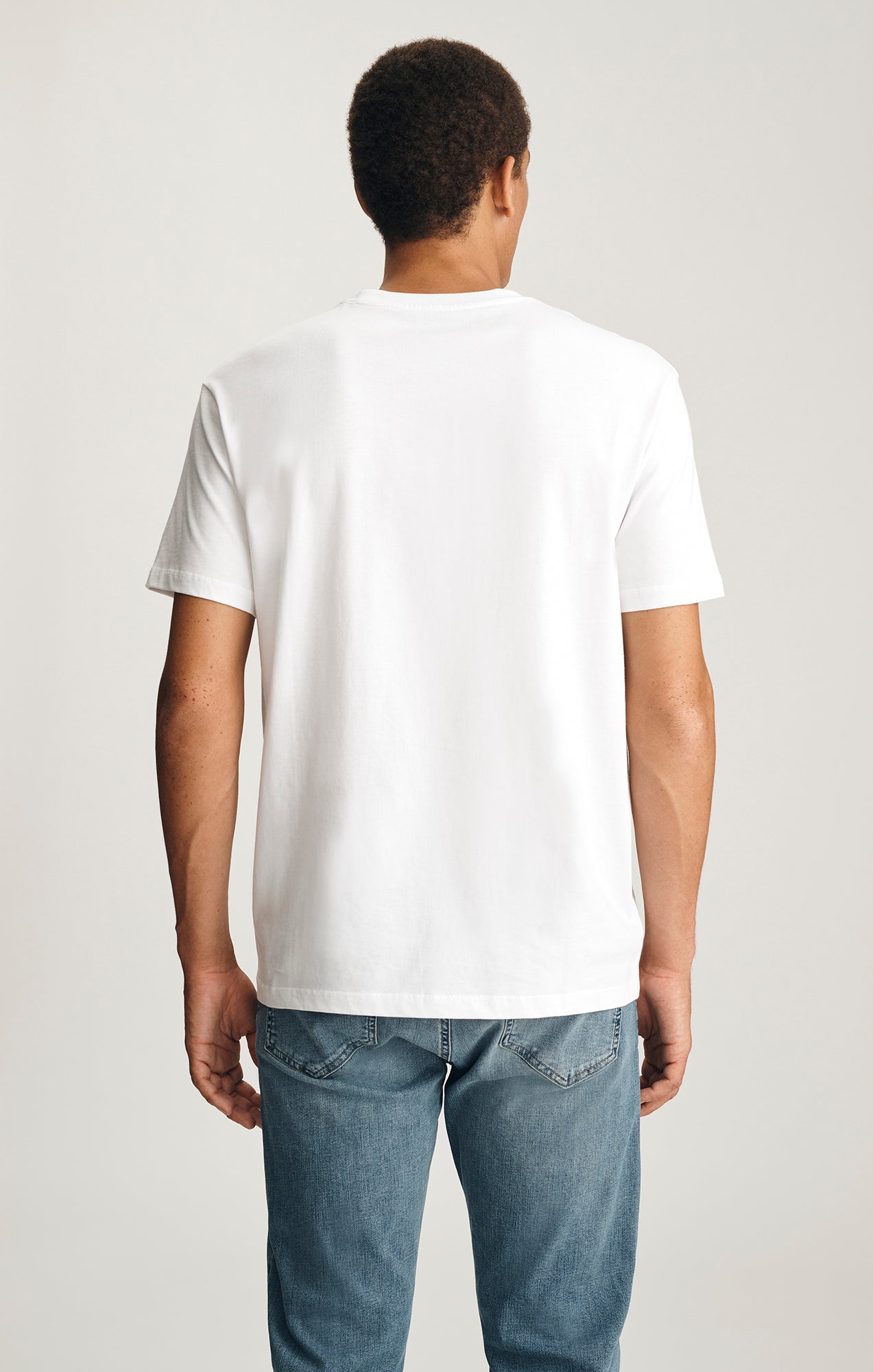 BASIC SHORT SLEEVE T-SHIRT IN WHITE