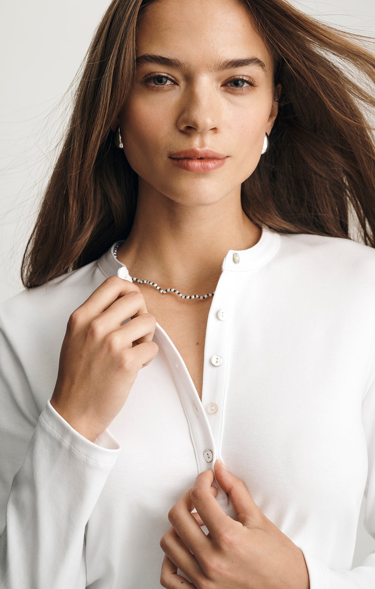 CROPPED HENLEY T-SHIRT IN WHITE - Mavi Jeans