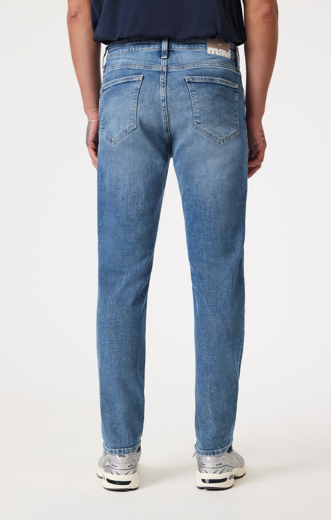 STEVE ATHLETIC FIT IN MID BRUSHED CLASSIC BLUE - Mavi Jeans