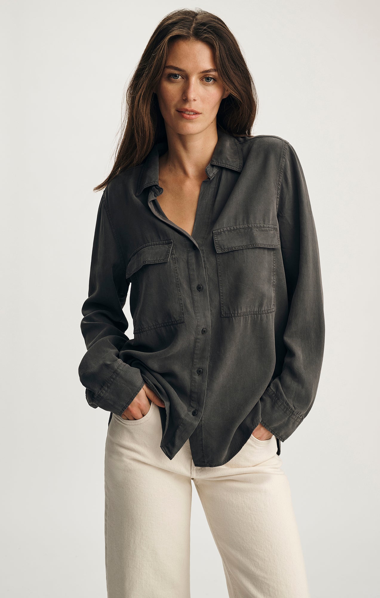 LUXE TOUCH TENCEL™ DOUBLE POCKET BUTTON-UP SHIRT IN DARK SHADOW