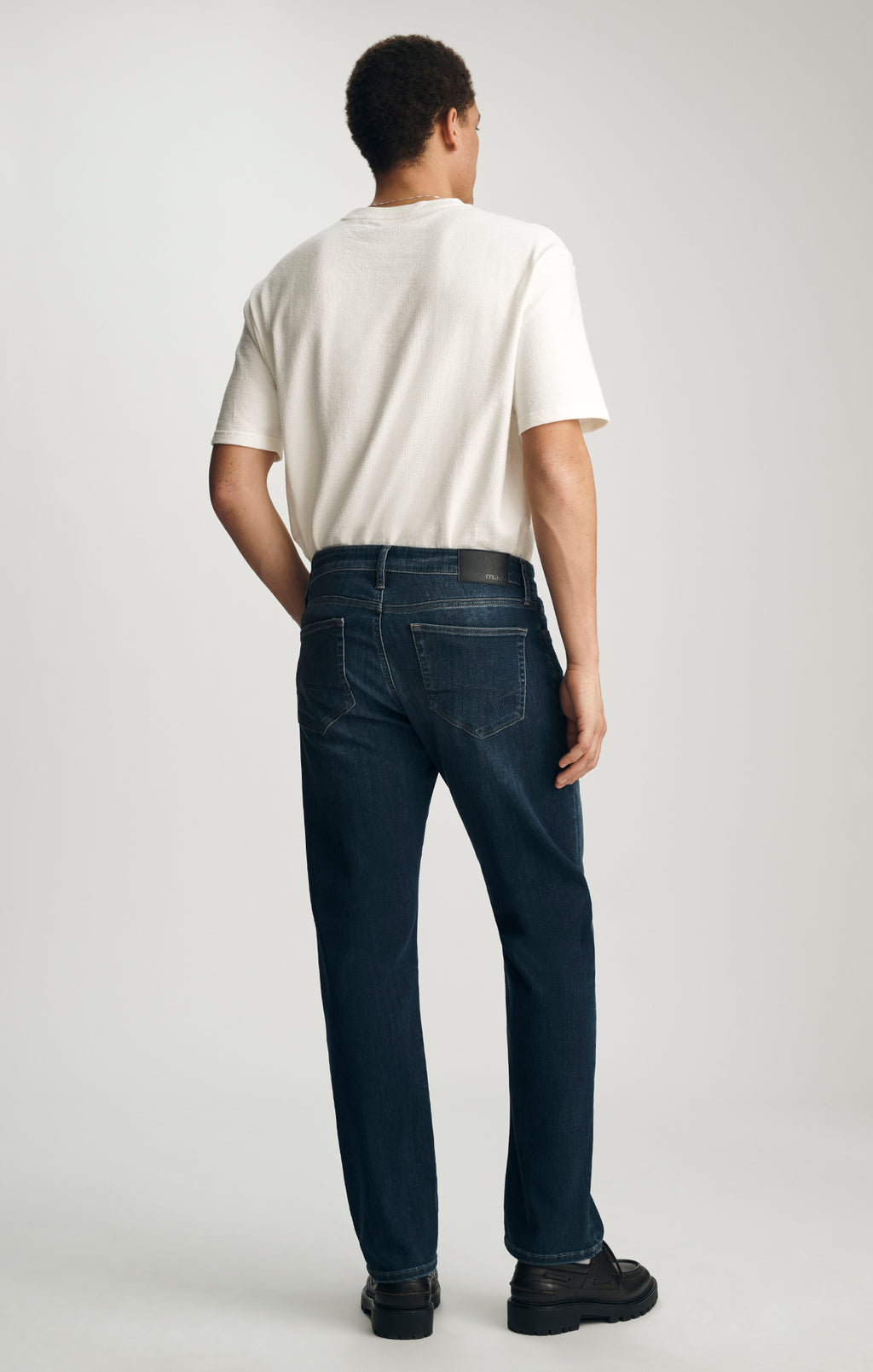 ZACH STRAIGHT LEG IN DARK BRUSHED SUPERMOVE - Mavi Jeans