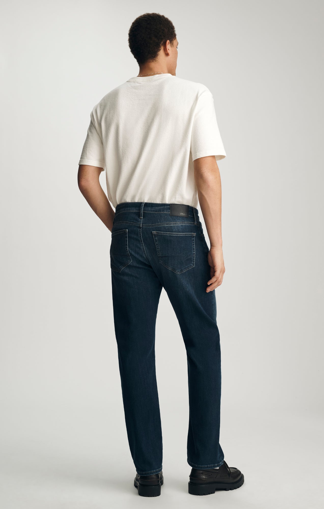 ZACH STRAIGHT LEG IN DARK BRUSHED SUPERMOVE - Mavi Jeans