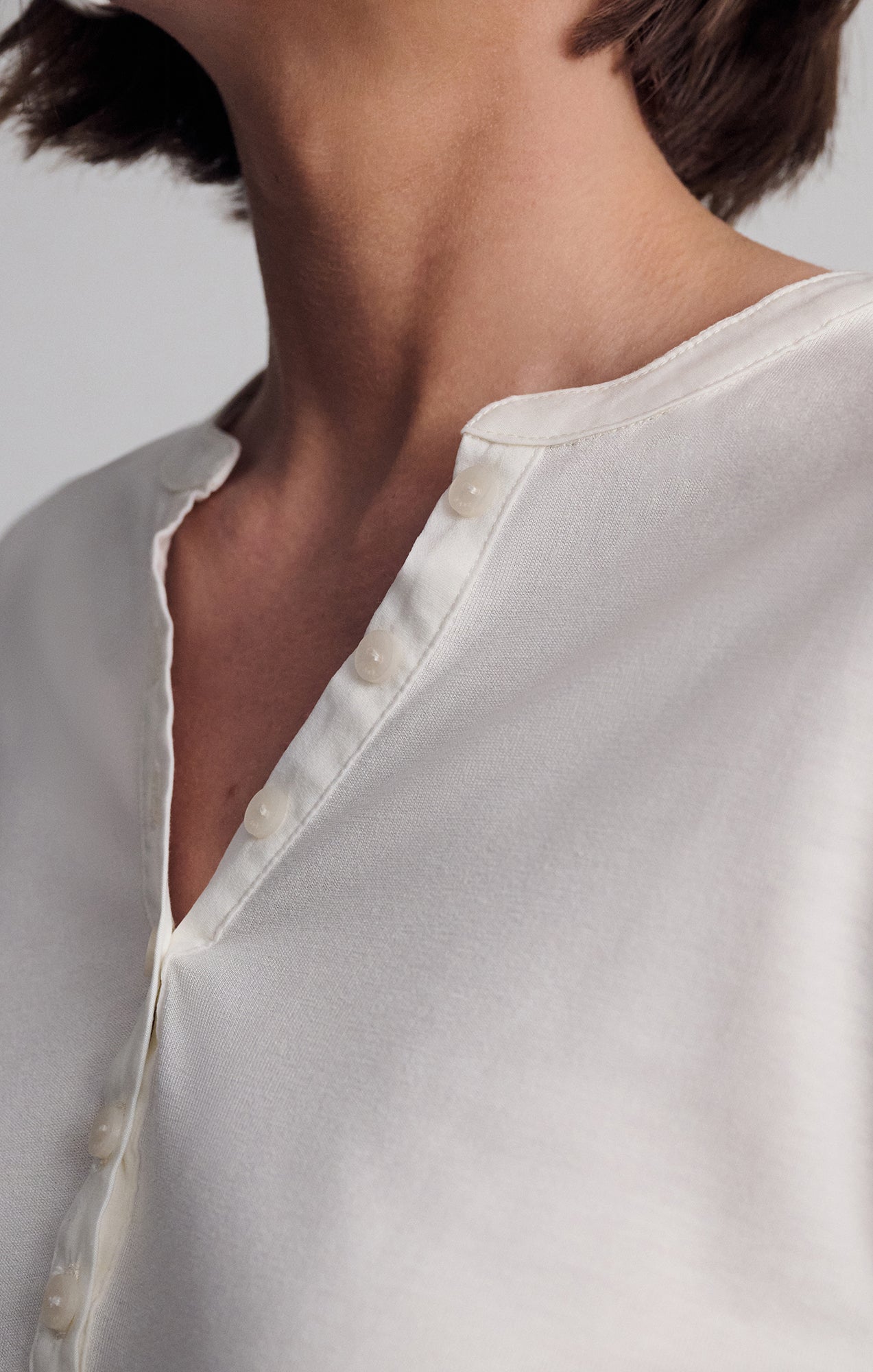 LONG SLEEVE BUTTON T-SHIRT IN COCONUT MILK - Mavi Jeans