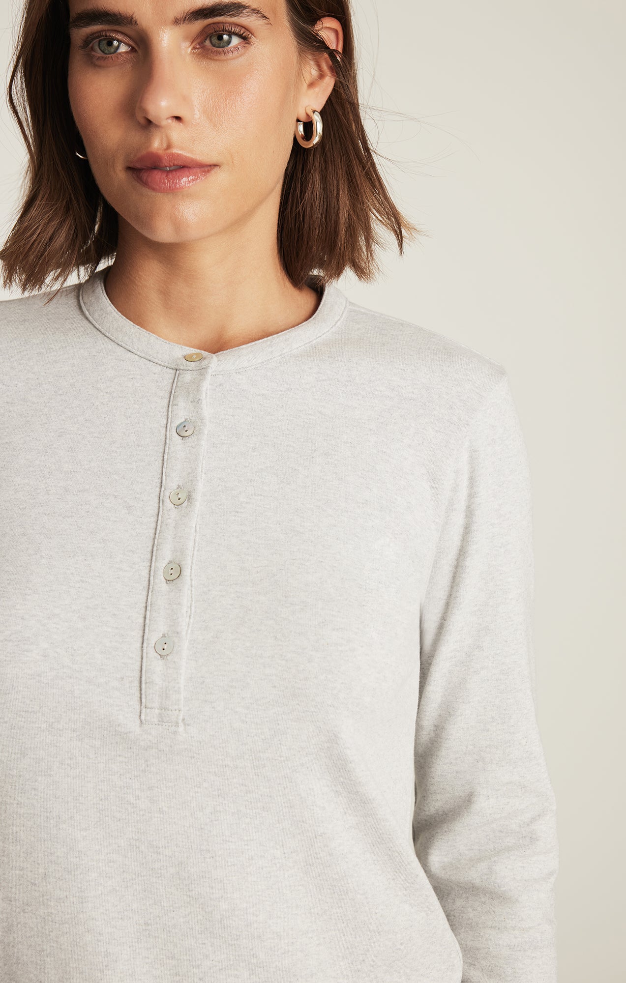 CROPPED HENLEY T-SHIRT IN LIGHT GREY MELANGE - Mavi Jeans