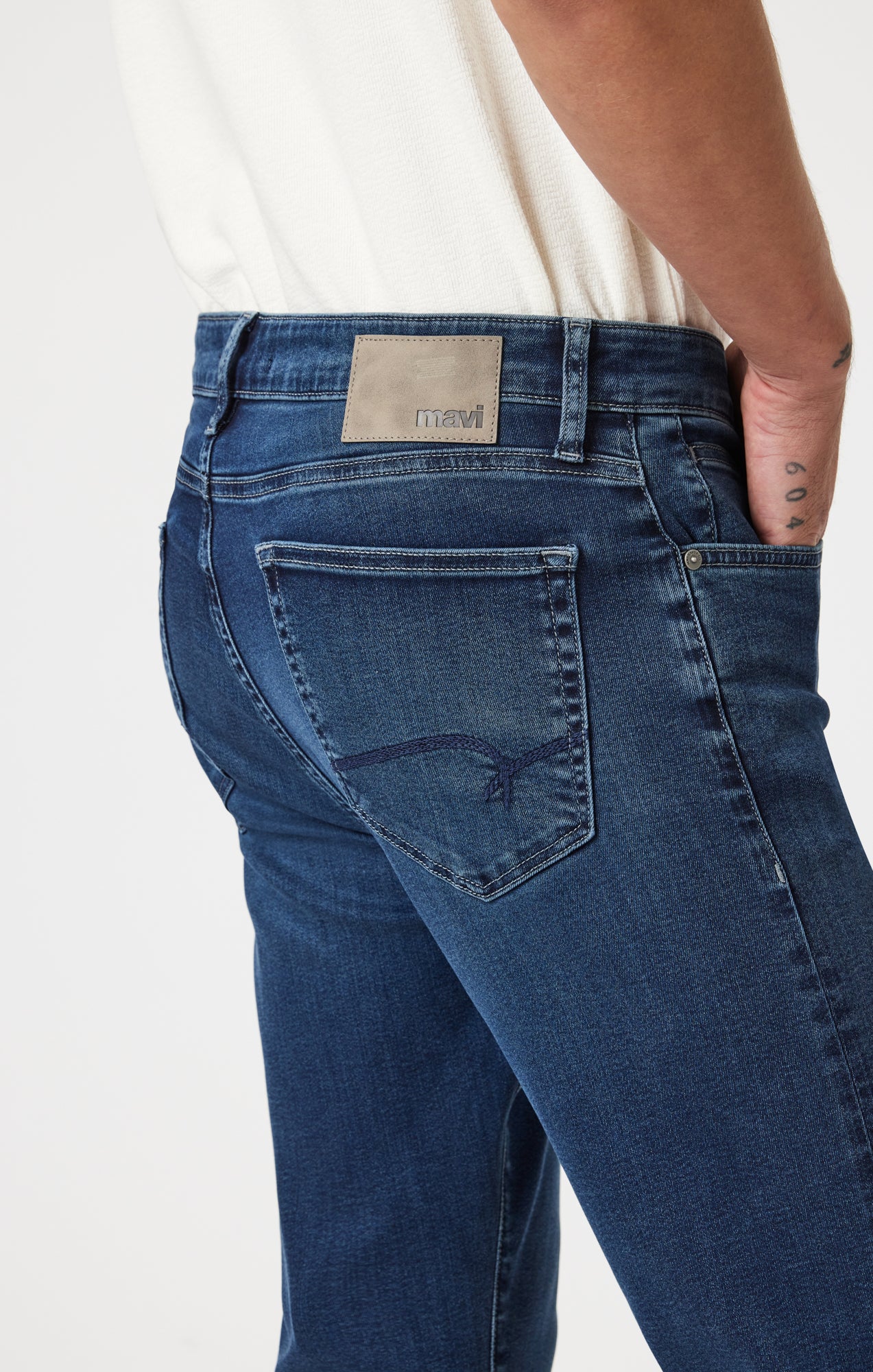 ZACH STRAIGHT LEG IN DEEP USED SUPERMOVE - Mavi Jeans
