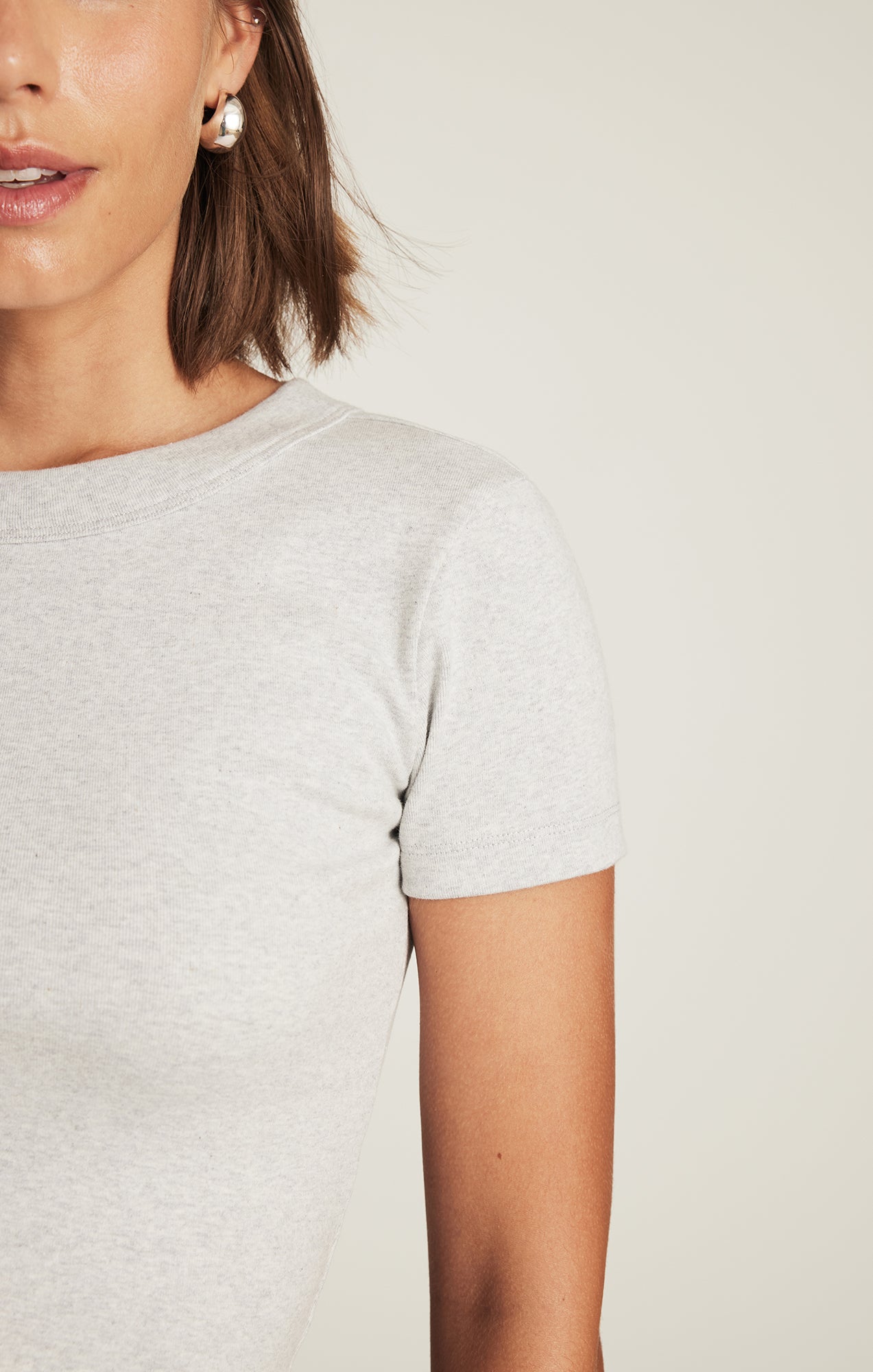 CROPPED CREW NECK T-SHIRT IN LIGHT GREY MELANGE