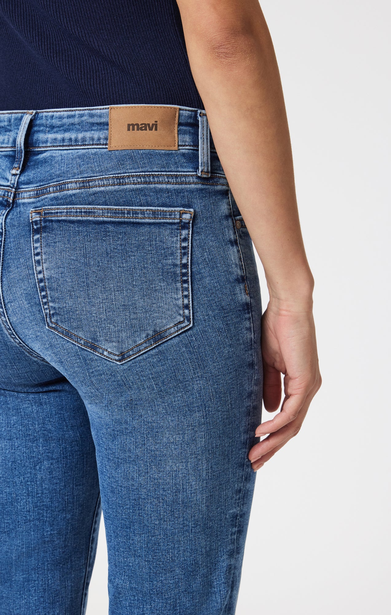 EMMA SLIM BOYFRIEND IN MID BRUSHED TRIBECA - Mavi Jeans
