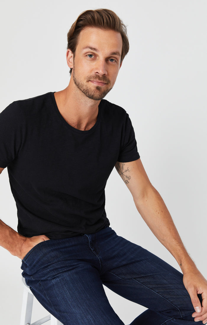 STEVE ATHLETIC FIT JEANS IN DARK INK SUPERMOVE - Mavi Jeans