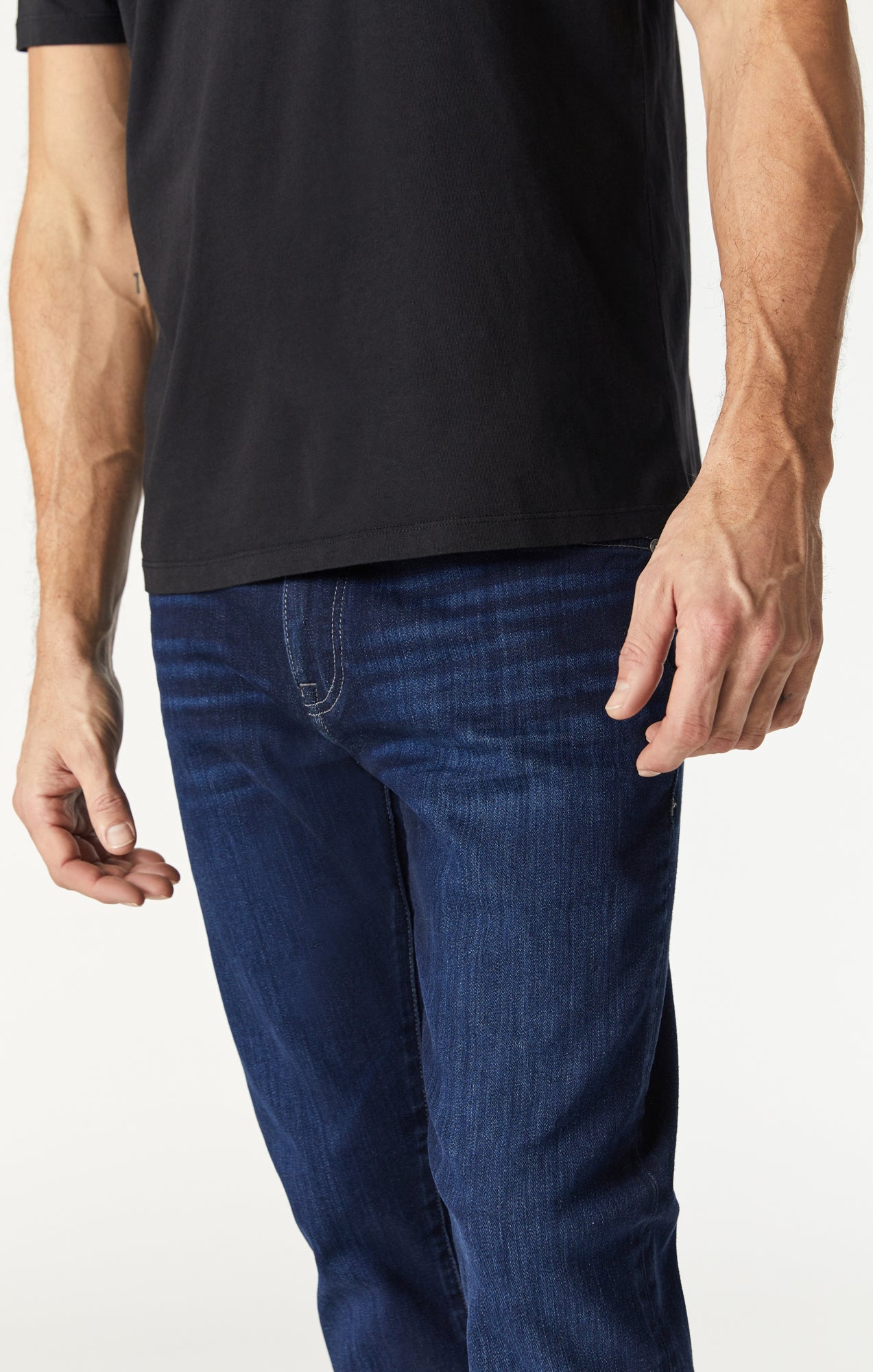 BASIC CREW NECK T-SHIRT IN BLACK - Mavi Jeans