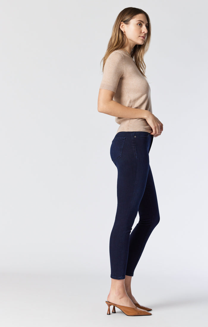 Chic hot sale leggings jeans