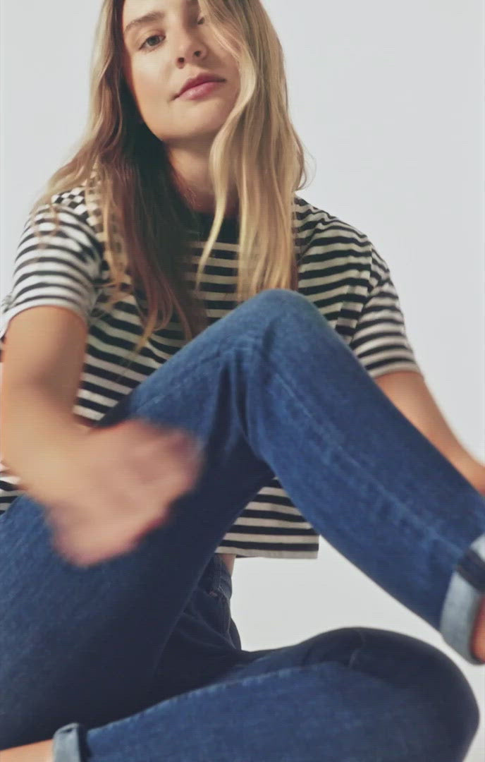KATHLEEN SLIM BOYFRIEND JEANS IN MID FEATHER BLUE - Mavi Jeans