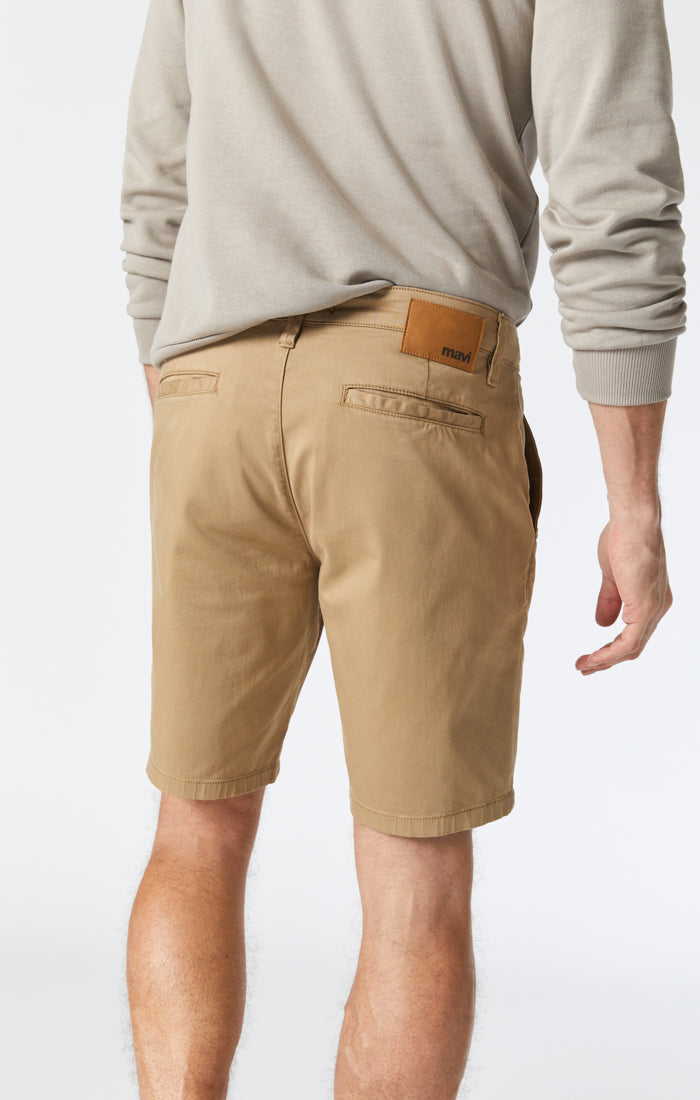 JACOB SHORTS IN BRITISH KHAKI TWILL - Mavi Jeans