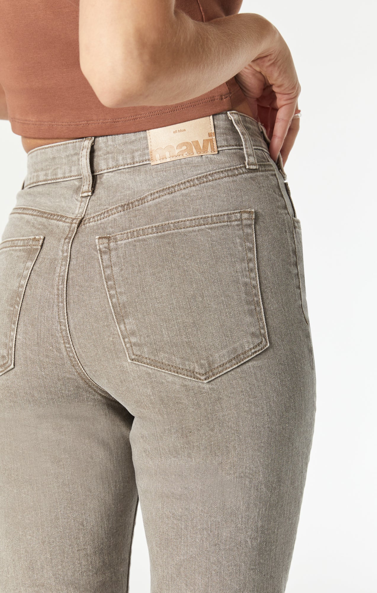CINDY MOM JEANS IN BROWN NATURAL DYE - Mavi Jeans