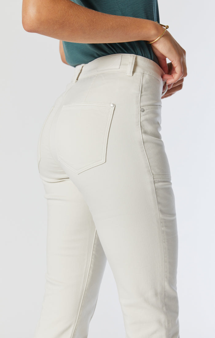 ANNA SLIM JOGGER IN CLOUD DANCER CASUAL COMFORT - Mavi Jeans