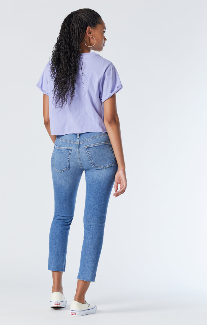 My Top Tip for Styling Straight Leg Jeans - Lady in VioletLady in Violet