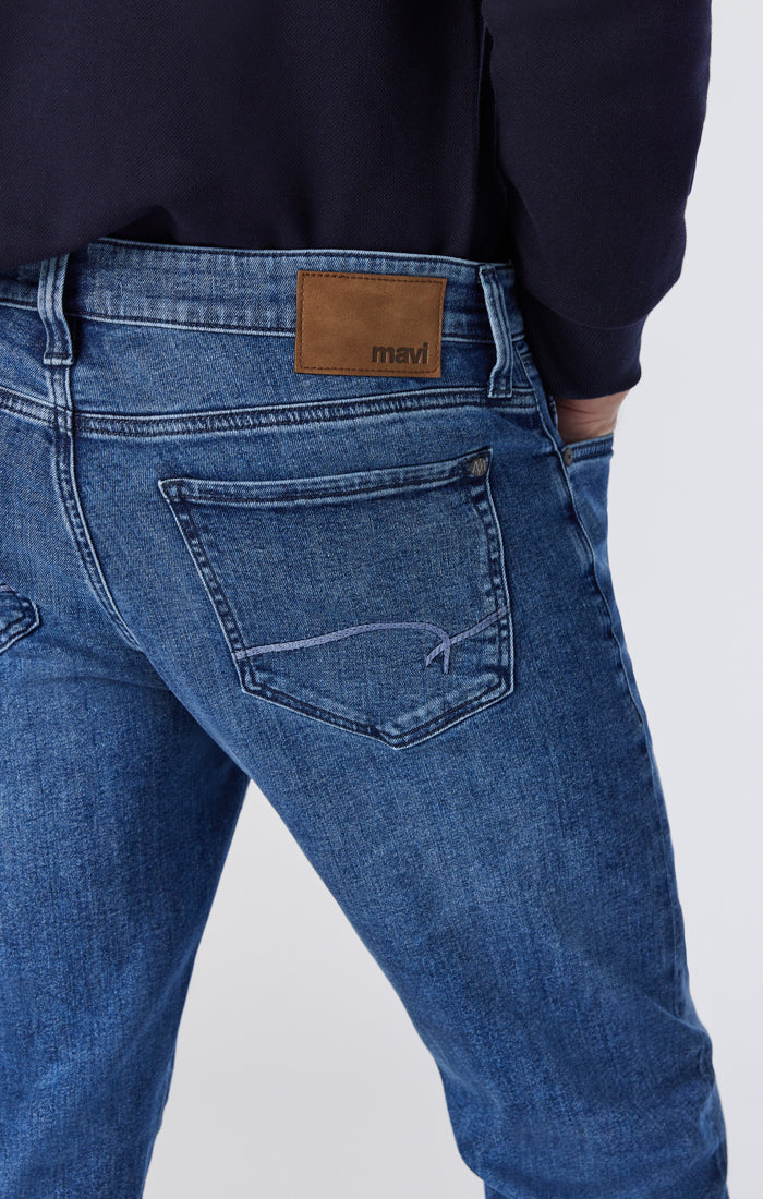 ZACH STRAIGHT LEG IN LIGHT FOGGY WILLIAMSBURG - Mavi Jeans