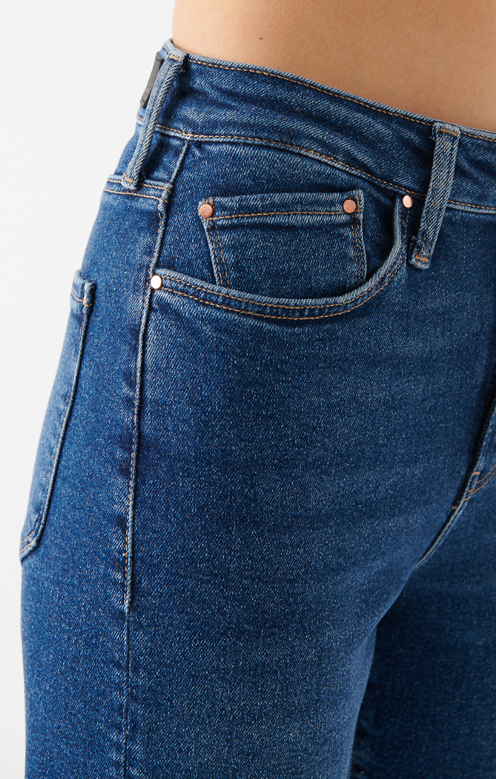 CINDY MOM JEANS IN DARK GOLD SHAPE - Mavi Jeans