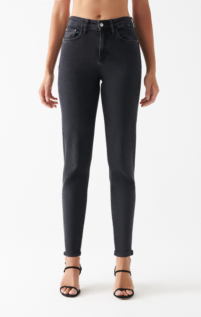 CINDY MOM JEANS IN MID SMOKE DENIM - Mavi Jeans