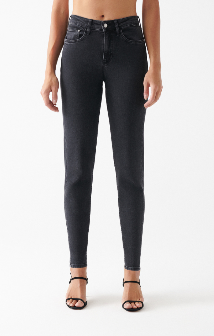 CINDY MOM JEANS IN MID SMOKE DENIM - Mavi Jeans