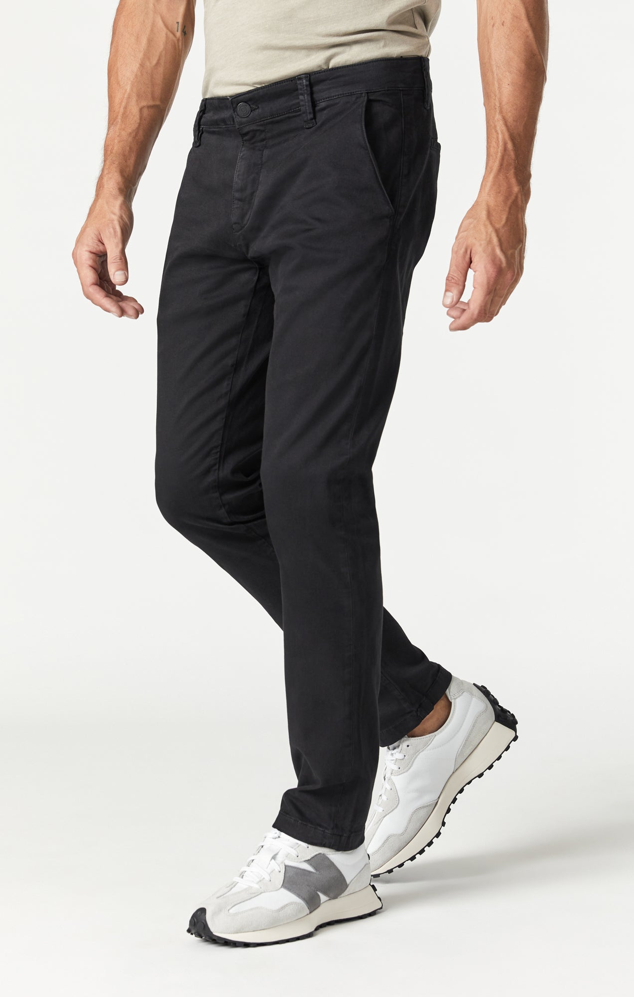 White skinny chino store pants