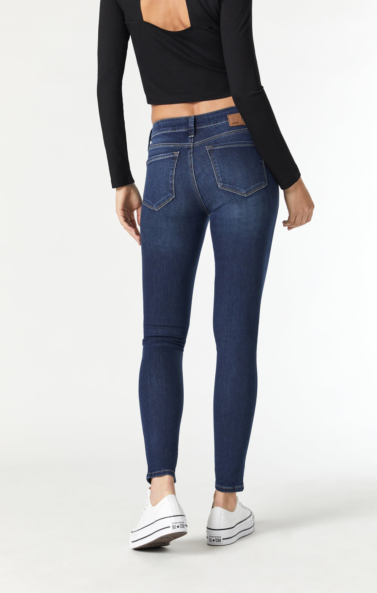 Converse with skinny jeans clearance women