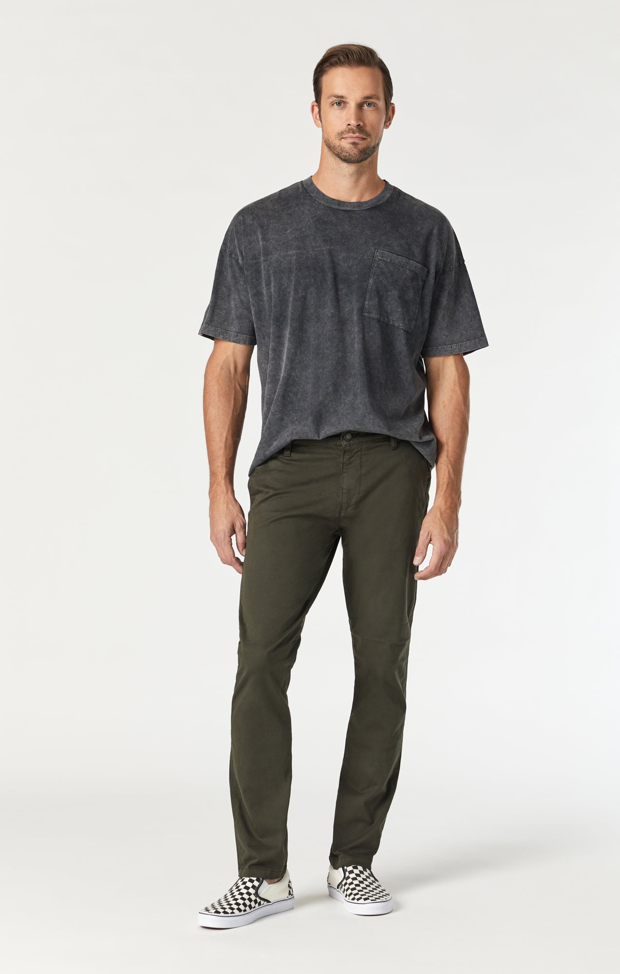 JOHNNY SLIM LEG CHINO PANTS IN DARK GREEN TWILL - Mavi Jeans