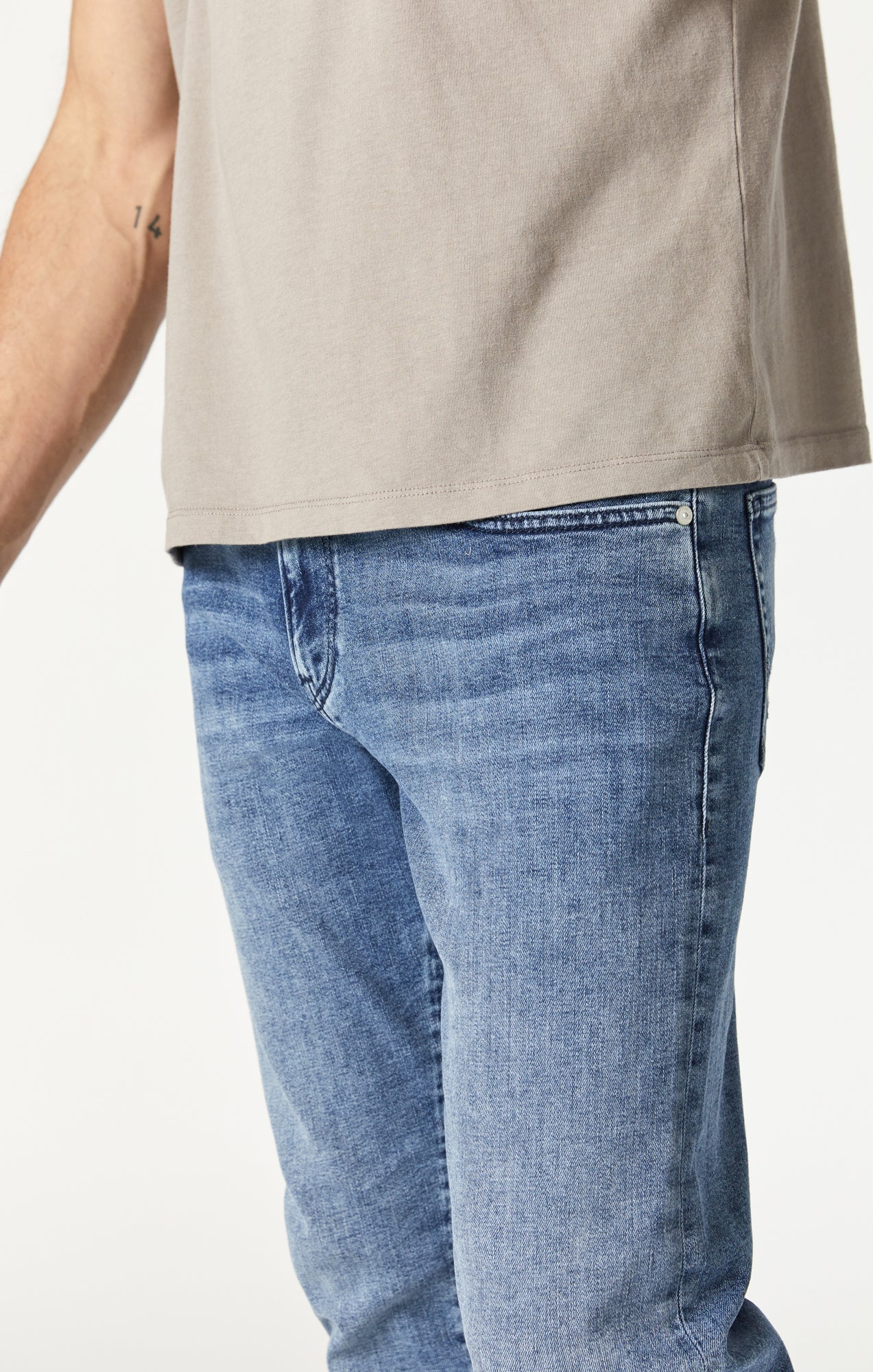 CREW NECK T-SHIRT IN MOON ROCK - Mavi Jeans