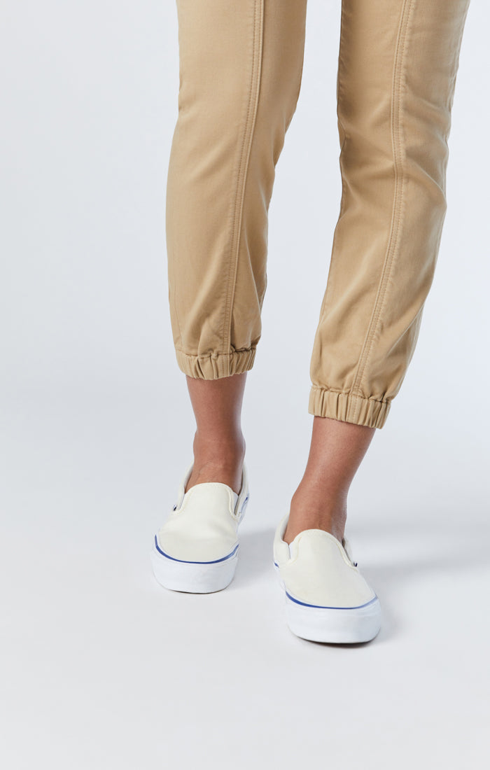 ANNA SLIM JOGGER IN CORNSTALK CASUAL COMFORT - Mavi Jeans